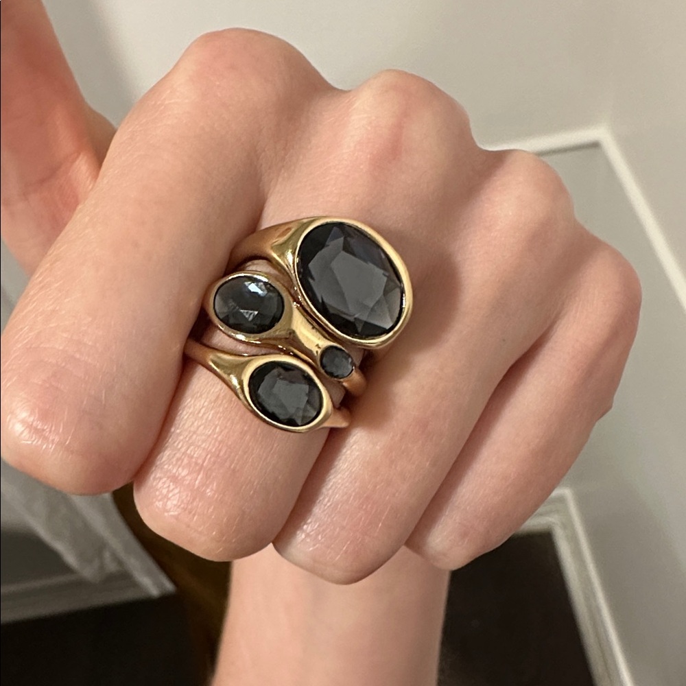 UNO de 50 Gold Ring with Crystals - Picture 7 of 9